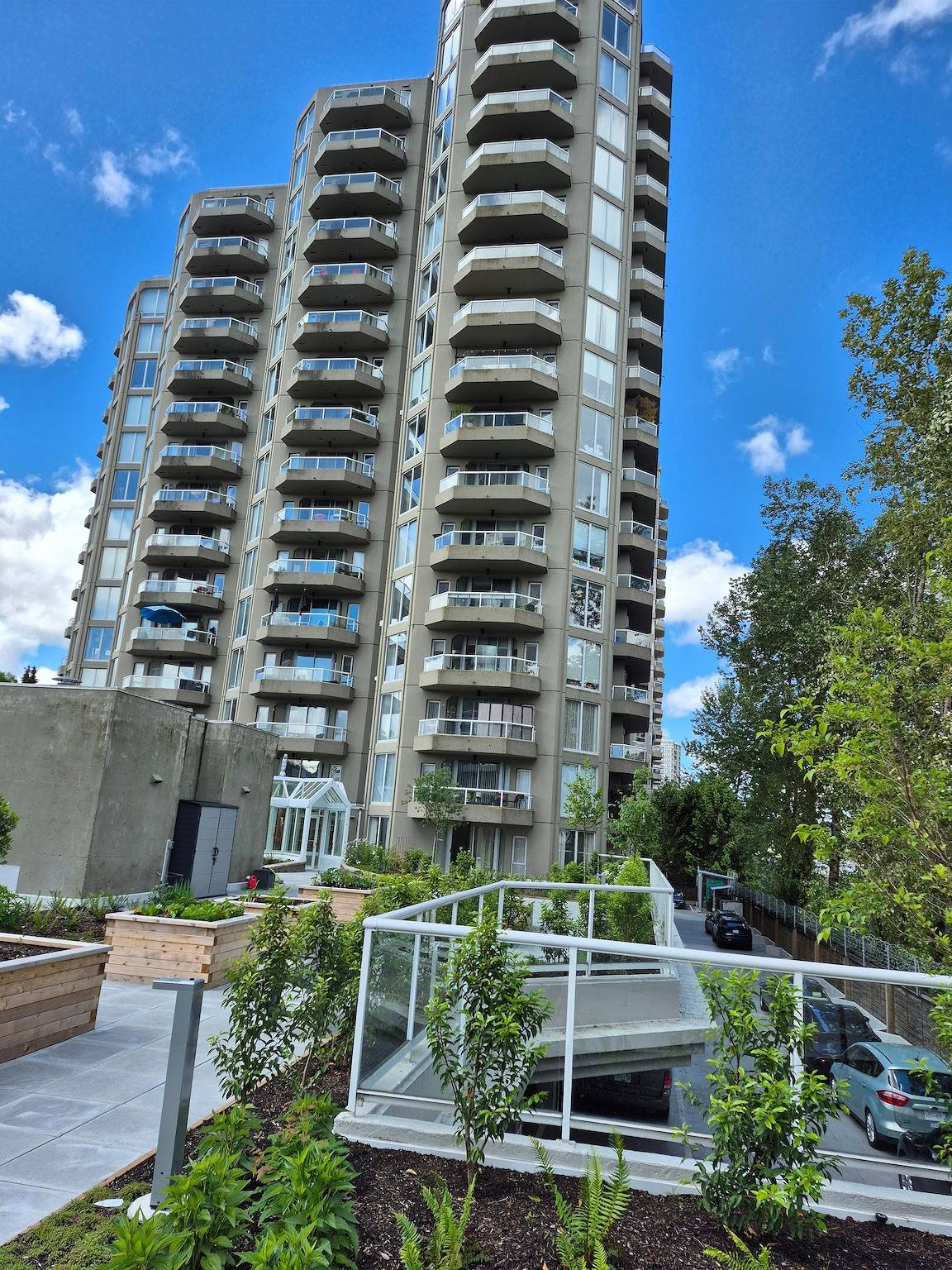 Apartamento entero, Amplio apartamento de 3 dormitorios con vistas al río en Metro Vancouver in New Westminster, Columbia Británica