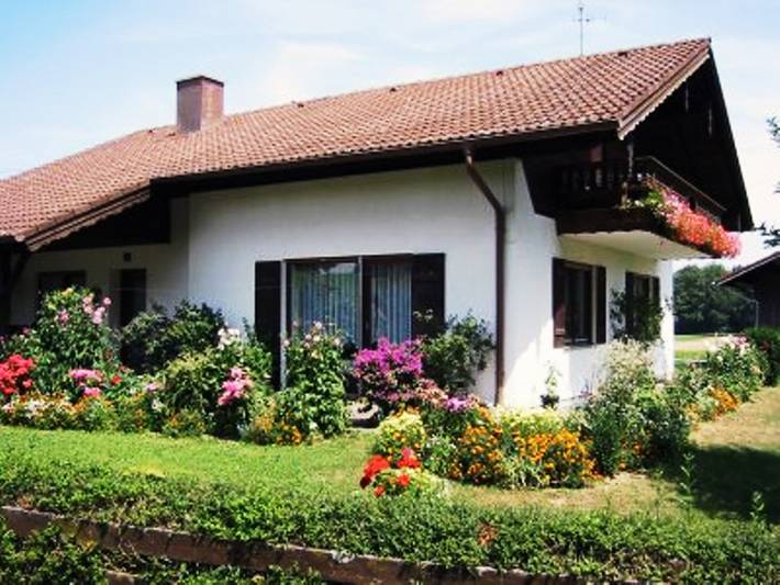 Ferienwohnung für 6 Personen, mit Balkon und Terrasse sowie Garten in Inn-Salzach Region