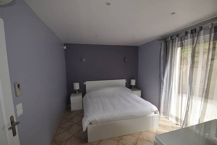 Location de vacances pour 8 personnes, avec jardin et terrasse à Callas - 2