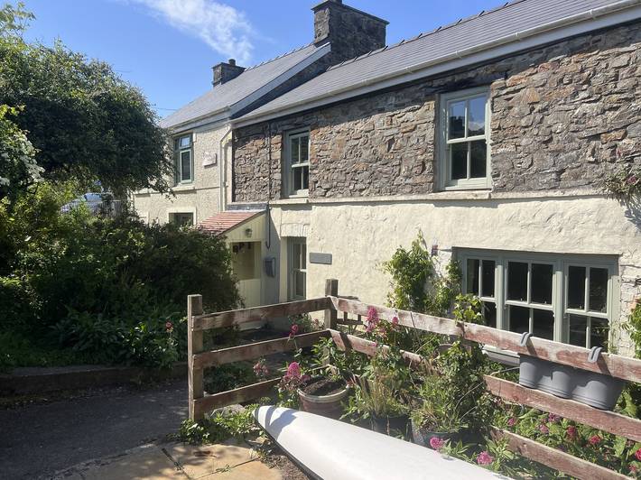 Cottage for 10 people, with garden, with pets in St Dogmaels