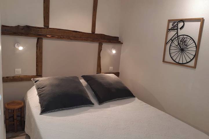 Gîte pour 2 personnes, avec jardin ainsi que piscine et terrasse à Montferrat - 2