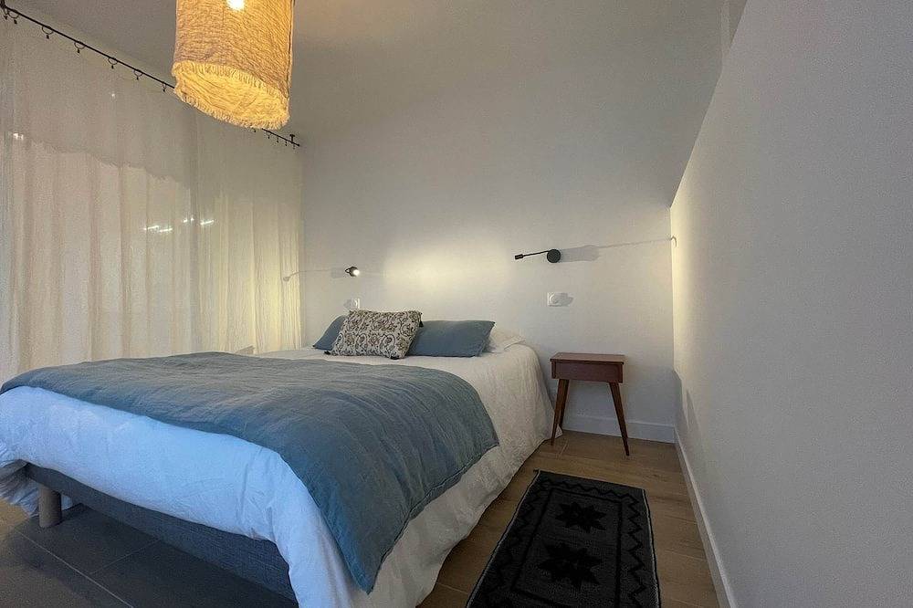 Apartamento entero, Le Bono private home in Bono, Côte des Mégalithes