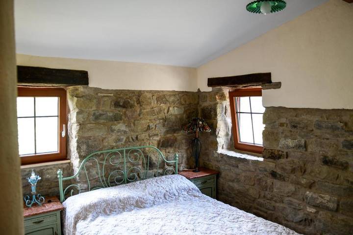 Gîte pour 4 personnes, avec Terrasse et Jardin ainsi que Piscine et Vue