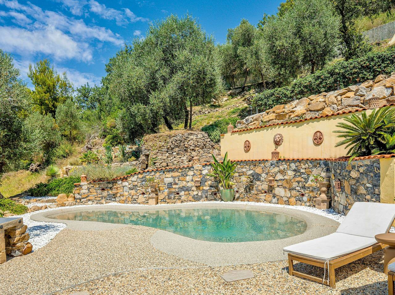 Elegante Villa mit Pool in der Nähe von Diano Marina in Diano San Pietro, Riviera di Ponente