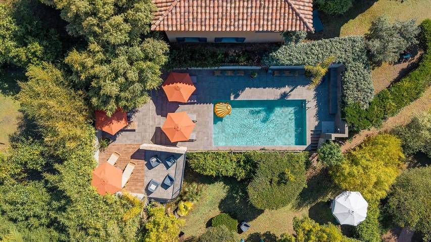 Apartahotel para 5 personas, con piscina y jardín en Francia