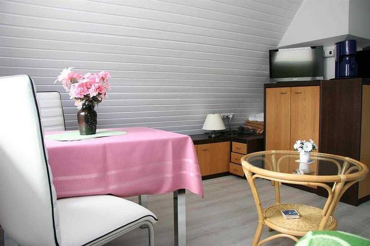 Ganze Ferienwohnung, 1-Zimmerwohnung im Dachgeschoss in Westerland, Sylt (Gemeinde)