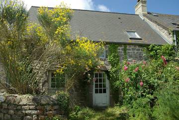 Gîte pour 4 personnes, avec jardin et terrasse à Réville