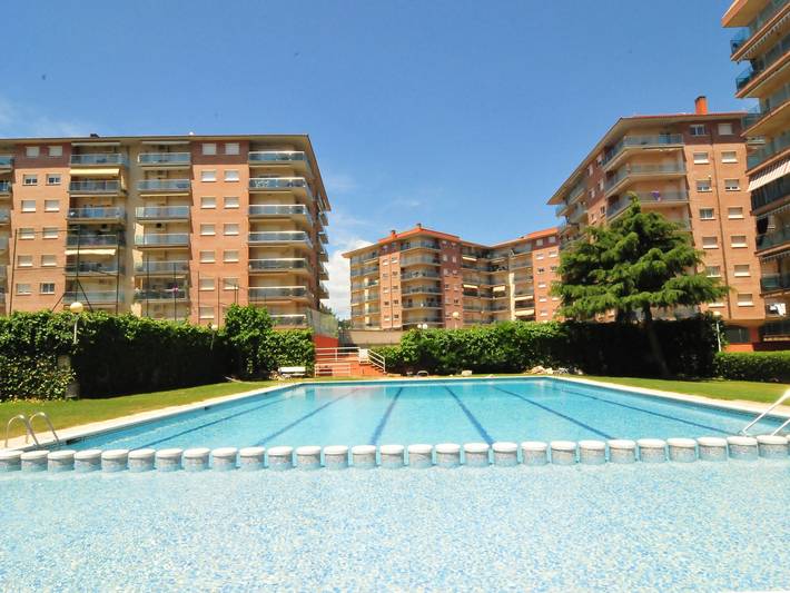 Ferienwohnung für 3 Personen, mit Pool und Garten in Santa Susanna