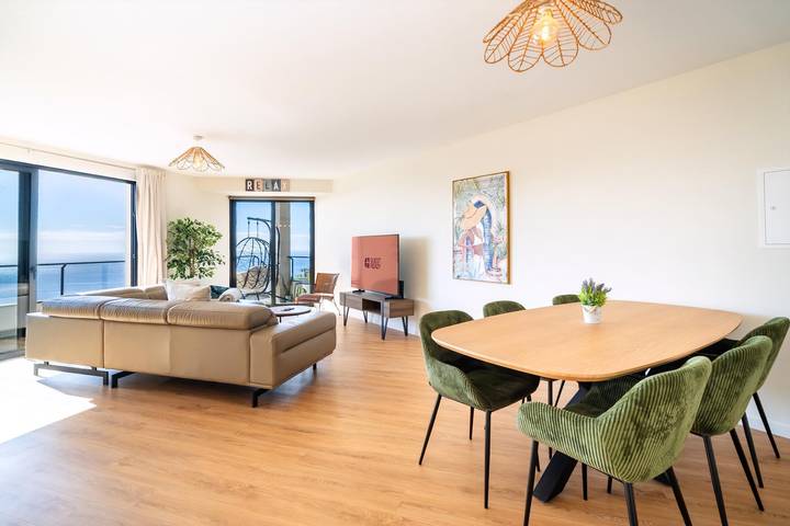 Ganze Wohnung, Ferienwohnung für 6 Personen mit Balkon in Câmara de Lobos, Madeira