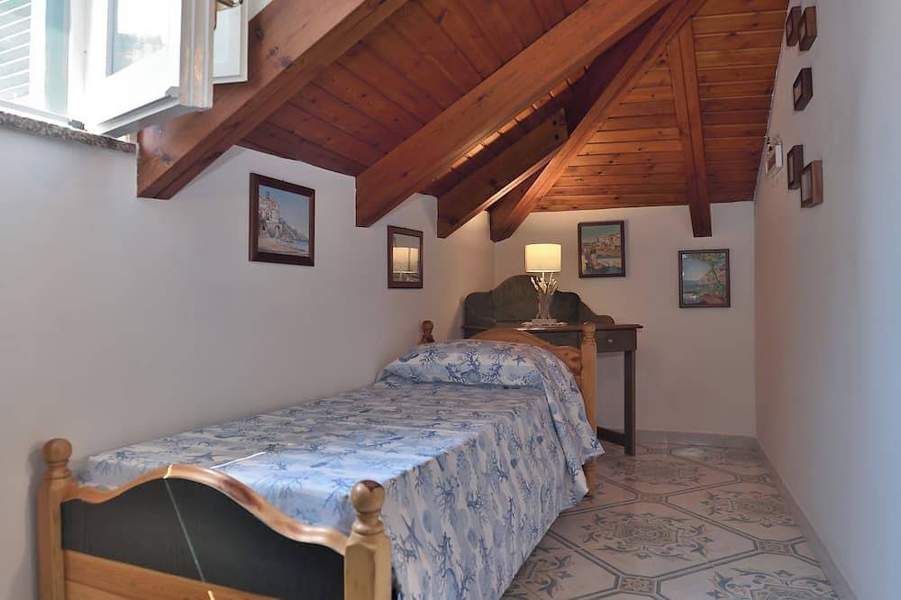 Cozy Attic in the Heart of the Pearl of the Amalfi Coast in Minori, Amalfi Coast