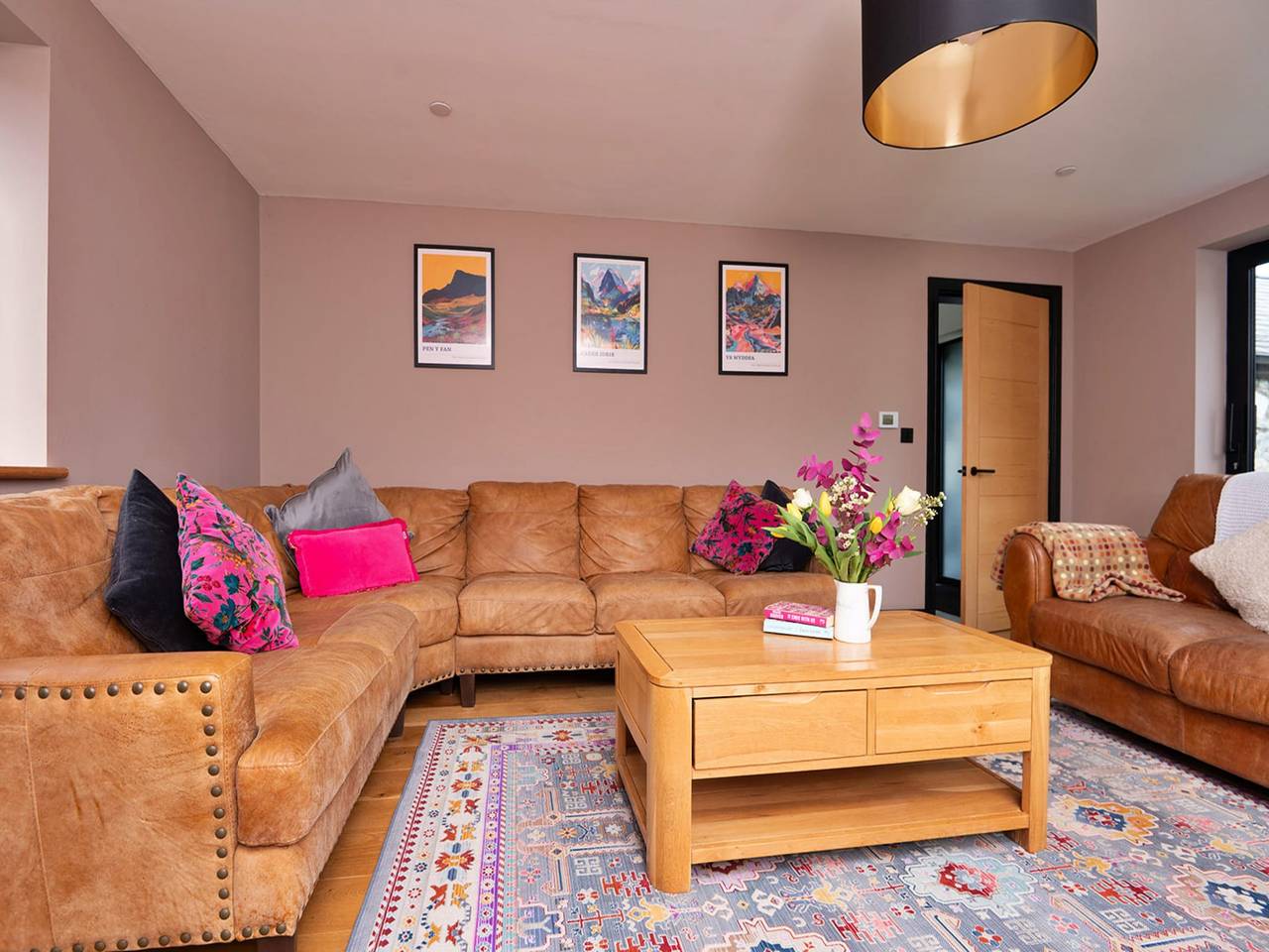 Luxury Lodge with Swim Spa for 8 in Llyn Tegid, Snowdonia