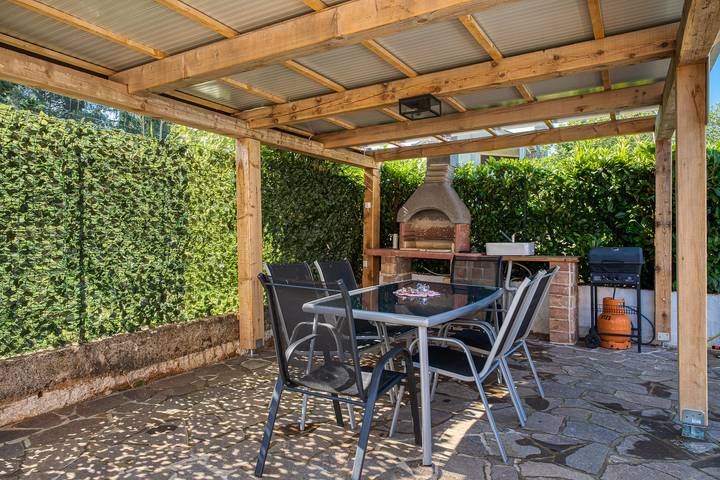 Ferienhaus für 8 Personen, mit Pool und Balkon sowie Garten in Nova Vas - 4