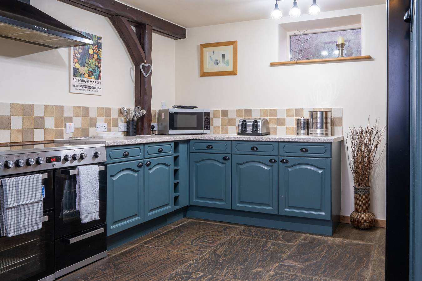 The Holmes Barn - Sleeps 16 - Pet friendly in Tideswell, Derbyshire