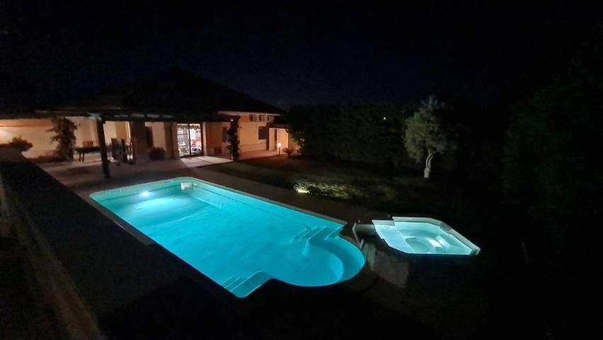 Chalet para 6 personas, con Jacuzzi además de Jardín y Piscina en Capitana