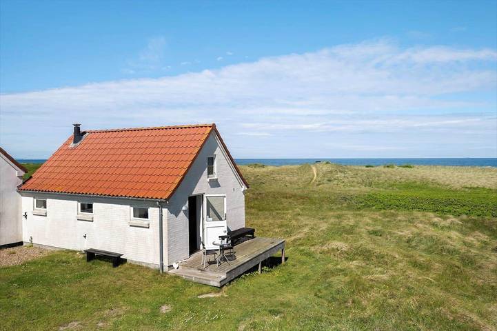 Ferieudlejning for 2 personer, med Terrasse i Lild Strand