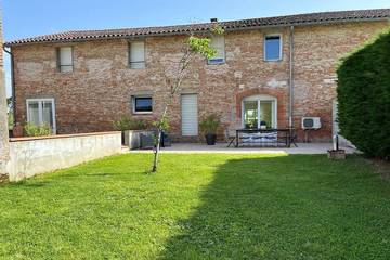 Gîte pour 8 personnes, avec jardin et piscine à Sainte-Foy-d'Aigrefeuille