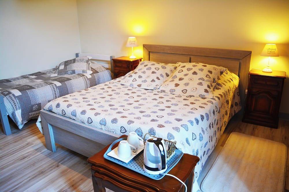 Country house in greenery and calm private pool spa terrace in Thénac, Périgord Pourpre