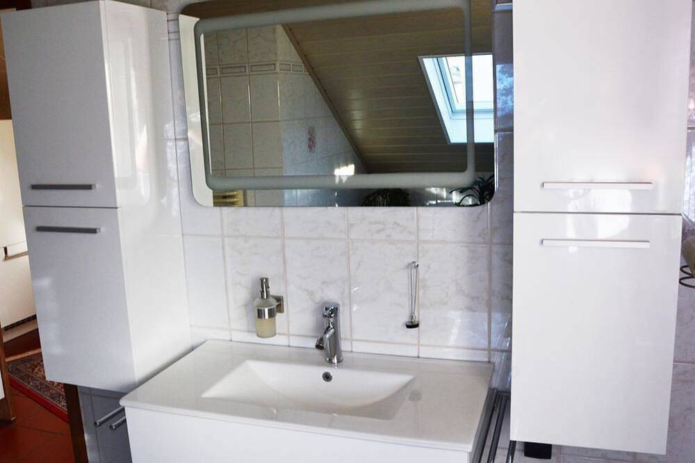 Ganze Wohnung, Ferienwohnung Auszeit Waxweiler - 2-Bett-Ferienwohnung, Dusche/Wc, 1 Schlafraum in Waxweiler, Eifelkreis Bitburg-Prüm