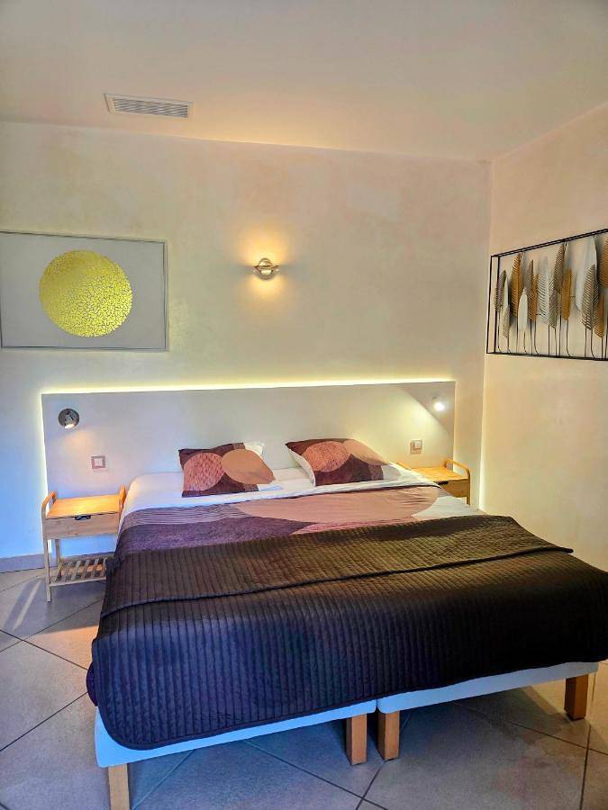 Chambre d’hôte pour 2 personnes, avec piscine et vue ainsi que sauna et jardin à Fréjus - 4