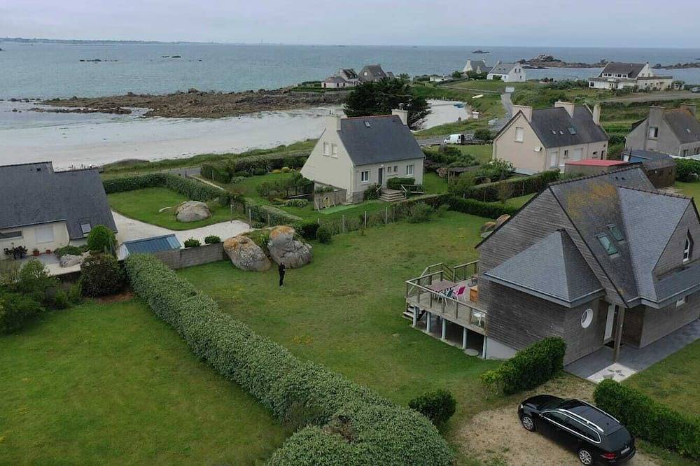 Maison avec vue sur la mer in Kerlouan, Région de Brest