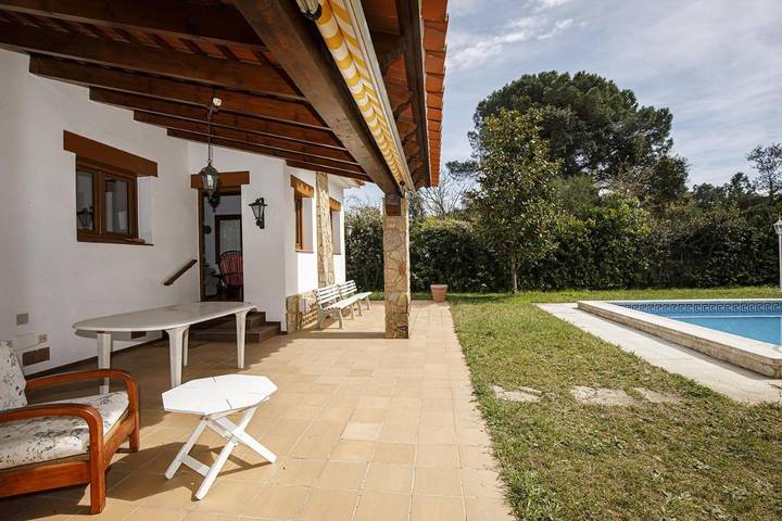 Location de vacances pour 6 personnes, avec piscine à Sils - 2