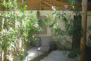 Gîte pour 2 personnes, avec jardin ainsi que vue et piscine, animaux acceptés à Gordes