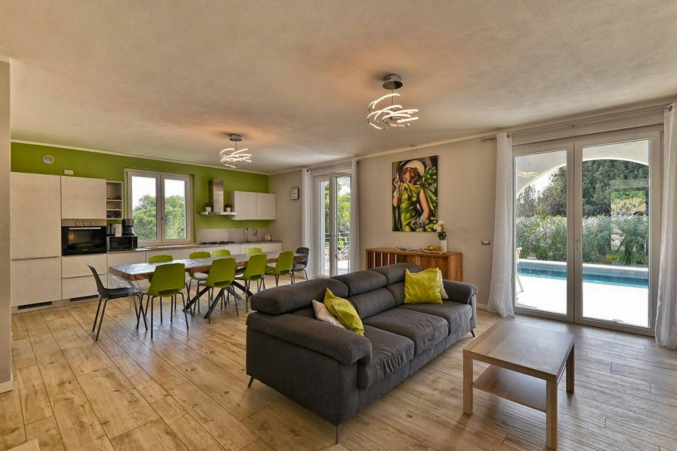 Villa con piscina e jacuzzi sul Garda in Manerba del Garda, Prealpi Gardesane