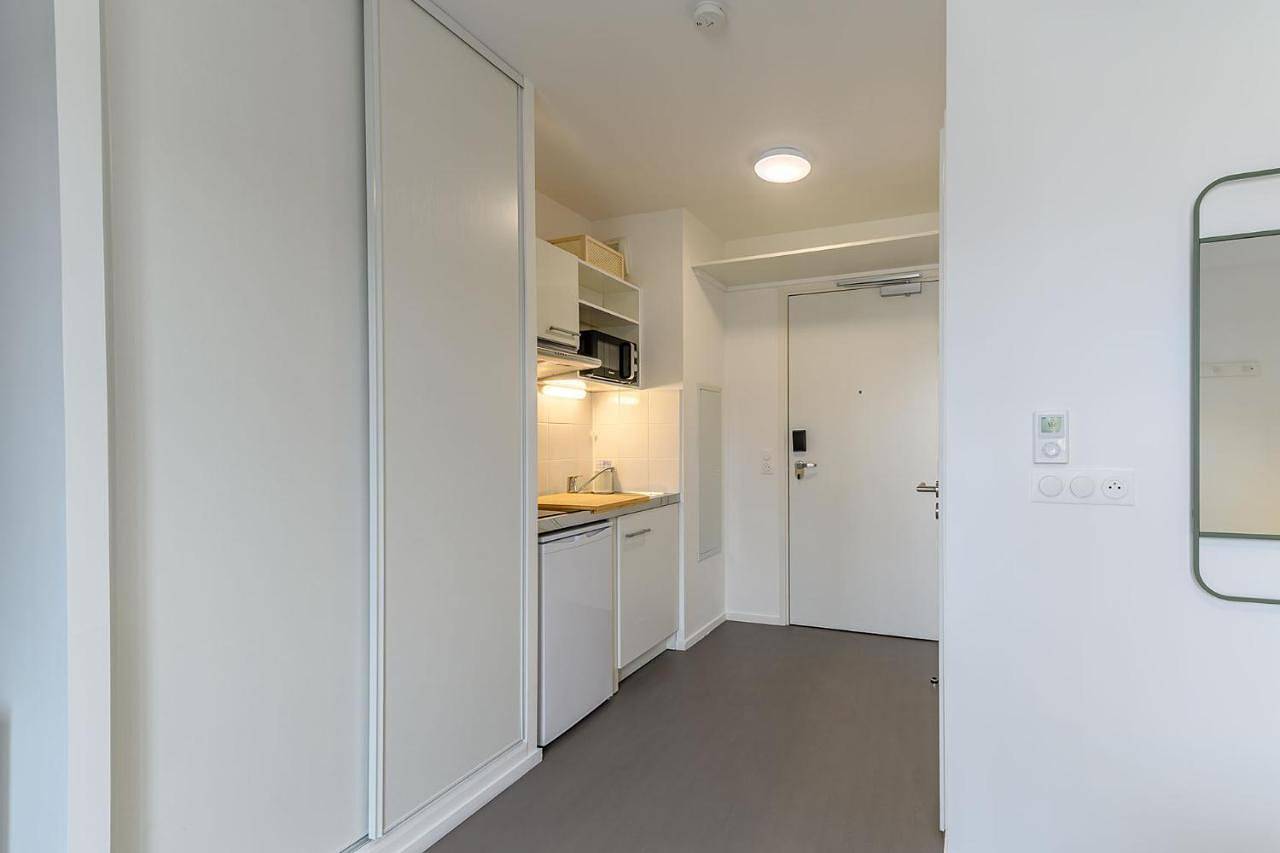 One-Bedroom Apartment in Saint-Denis, Seine-Saint-Denis