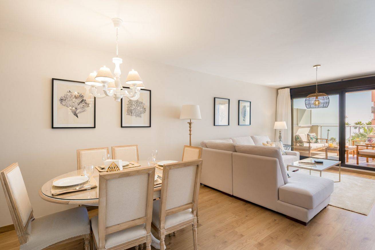 Entire apartment, Family apartment in Malaga next to the beach in Carretera de Cádiz, Malaga