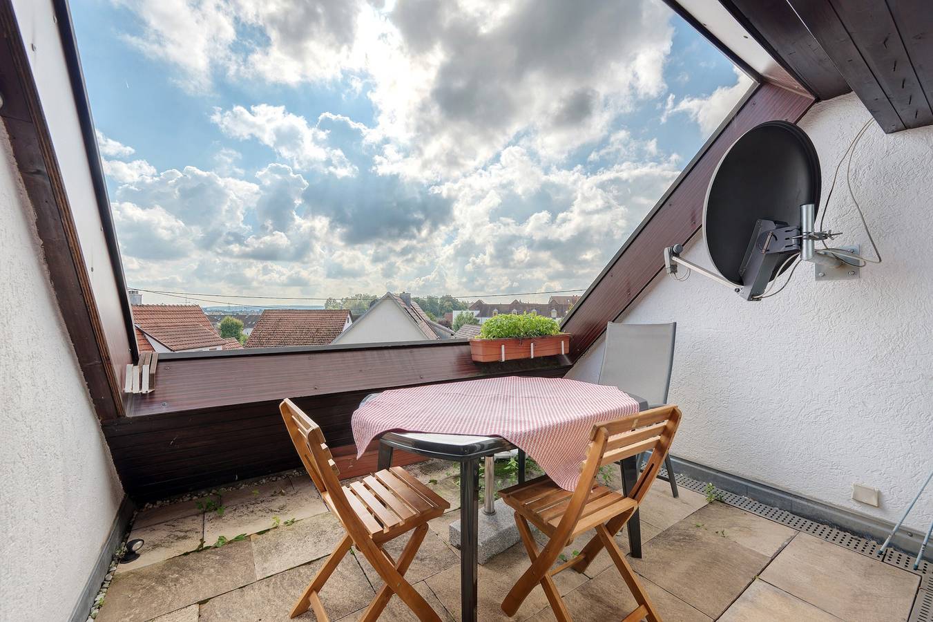 Appartement entier, Spacieuse maisonette de trois pièces de 100 m² in Sindelfingen, Forêt Noire du Nord