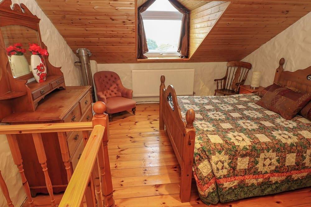 Harbour High Annex, pet friendly, with a garden in Fishguard in Fishguard, Pembrokeshire