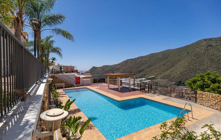 Apartamento vacacional entero, Acogedor Apartamento con Piscina, WiFi, Cerca del Centro en Albuñol in Albuñol, Cordillera Penibética
