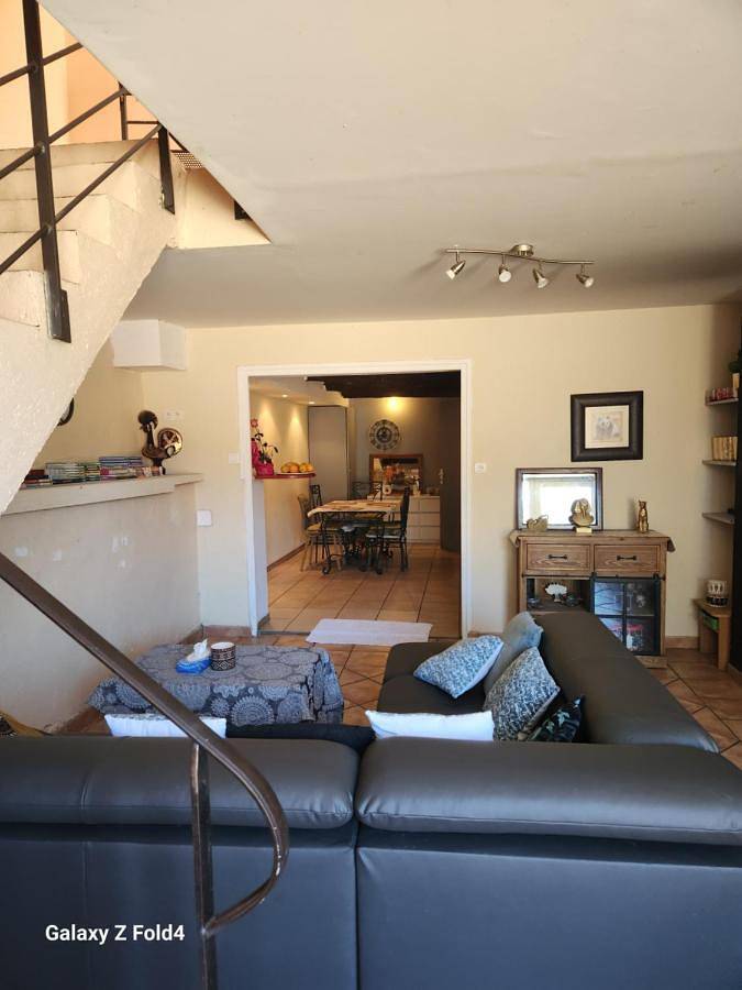 Chambre d’hôte pour 2 personnes, avec piscine ainsi que jardin et terrasse