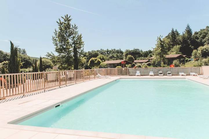 Chalet pour 6 personnes, avec terrasse, animaux acceptés dans le Lot - 3