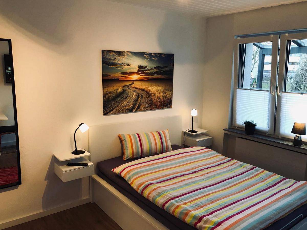 Geheel appartement, Bungalow am Stadtwald, 24h Check-in in Wolfsburg, Braunschweig en omgeving