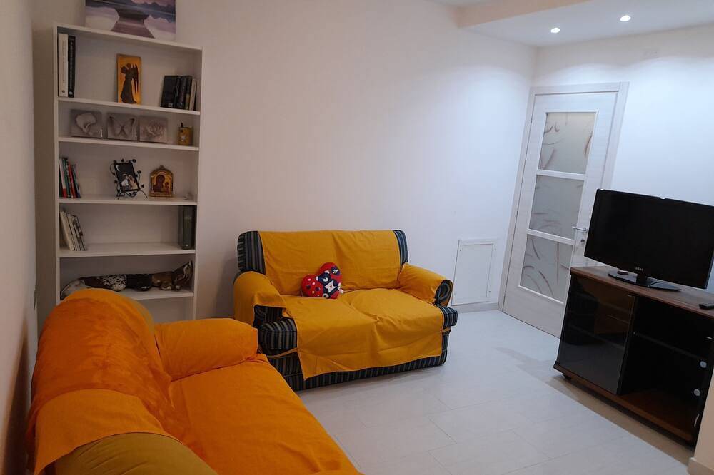 Ganze Wohnung, Comfortable apartment just minutes from the city in Selargius, Campidano