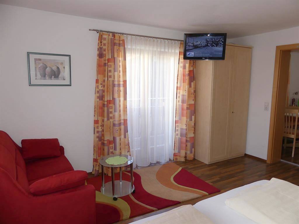 Apartamento vacacional entero, Apartment Nr. 2 oder 4 /ein Schlafraum/Dusche, Wc in Kaprun, Distrito de Zell am See