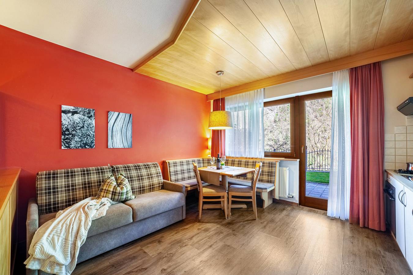 Ganze Wohnung, Ferienwohnung "Alpenhof Lodge Almrose" mit Bergblick, Pool & Sauna in Saltaus, St. Martin in Passeier