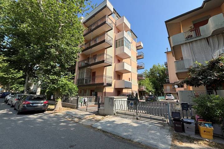 Appartement entier, Appartement de vacances pour 4 personnes avec balcon/terrasse in Cesenatico, Province de Forlì-Cesena