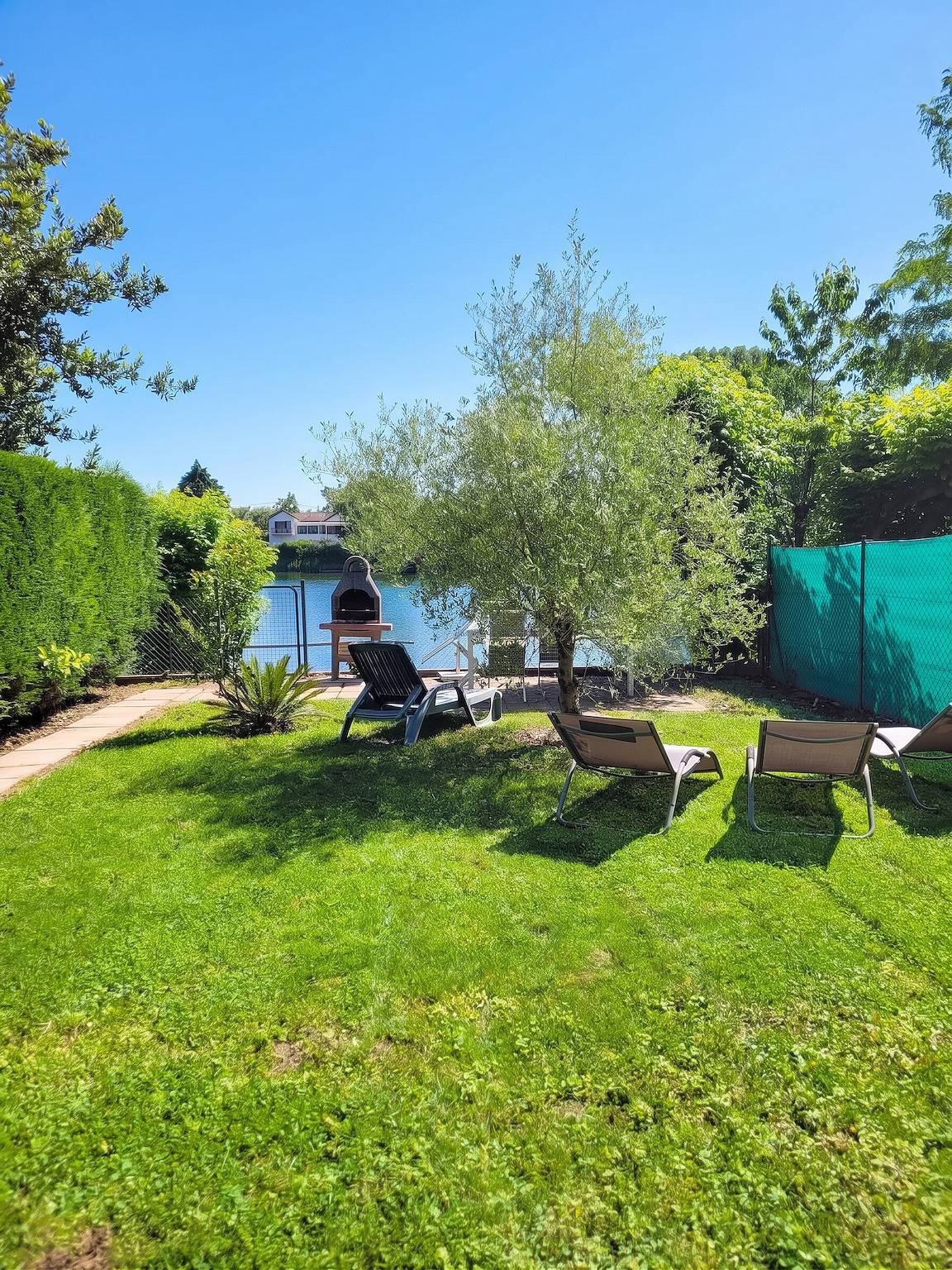 Geheel appartement, Gezinsappartement met tuin en meerzicht in Clairac, Marmande en omgeving