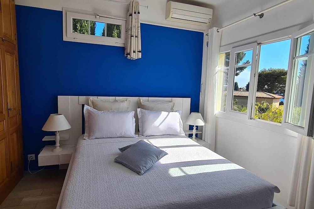 Villa Classee 3 Etoiles  Vue Mer  100m Plage  Wifi Jardin Cloture Garage Ferme in Rayol-Canadel-sur-Mer, Côte méditerranéenne (France)