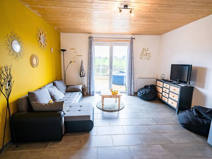 Gîte pour 5 personnes, avec balcon/terrasse et terrasse, adapté aux familles dans Hainaut - 2