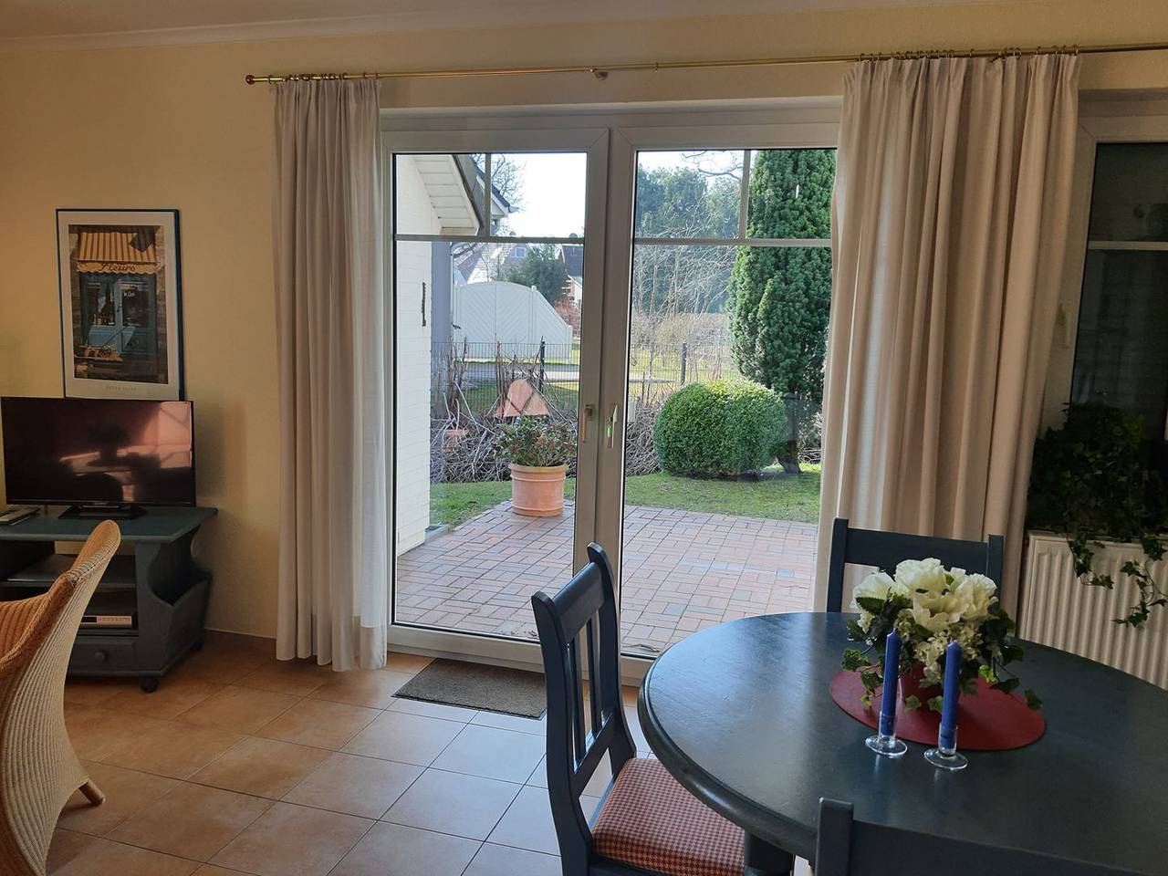 Ganze Wohnung, Moderne und komfortable Ferienwohnung in einem Appartementhaus in Strandnähe in Ostseebad Zingst, Zingst