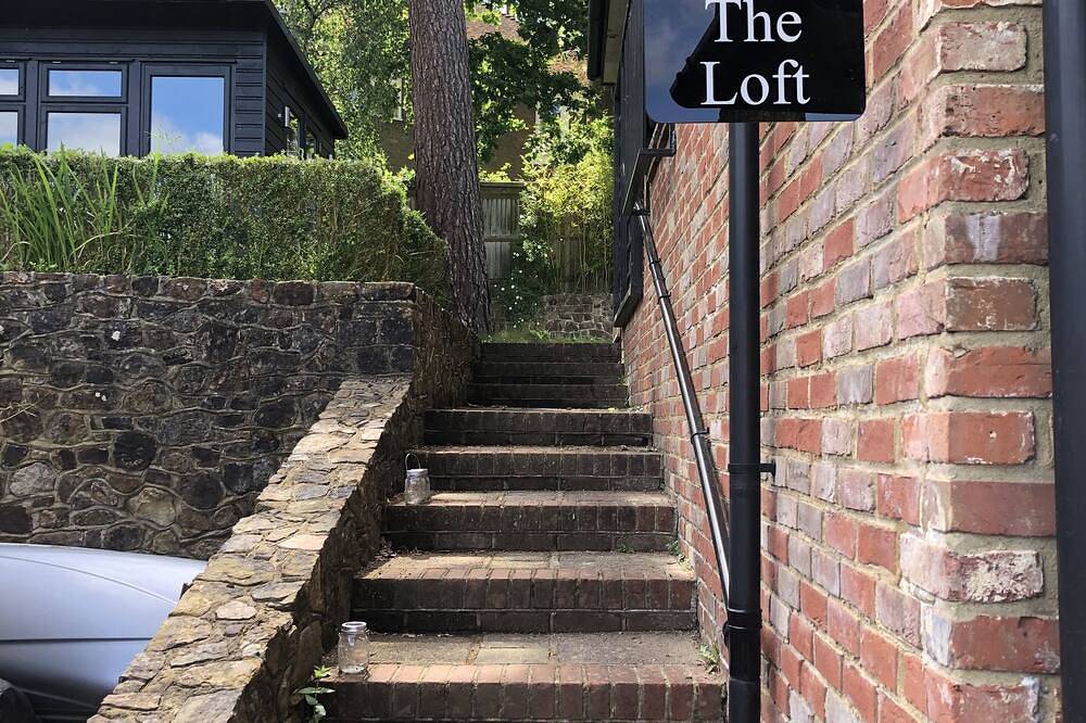 Scandinavian style space walking distance from the beautiful Ashdown Forest in Crowborough, East Sussex
