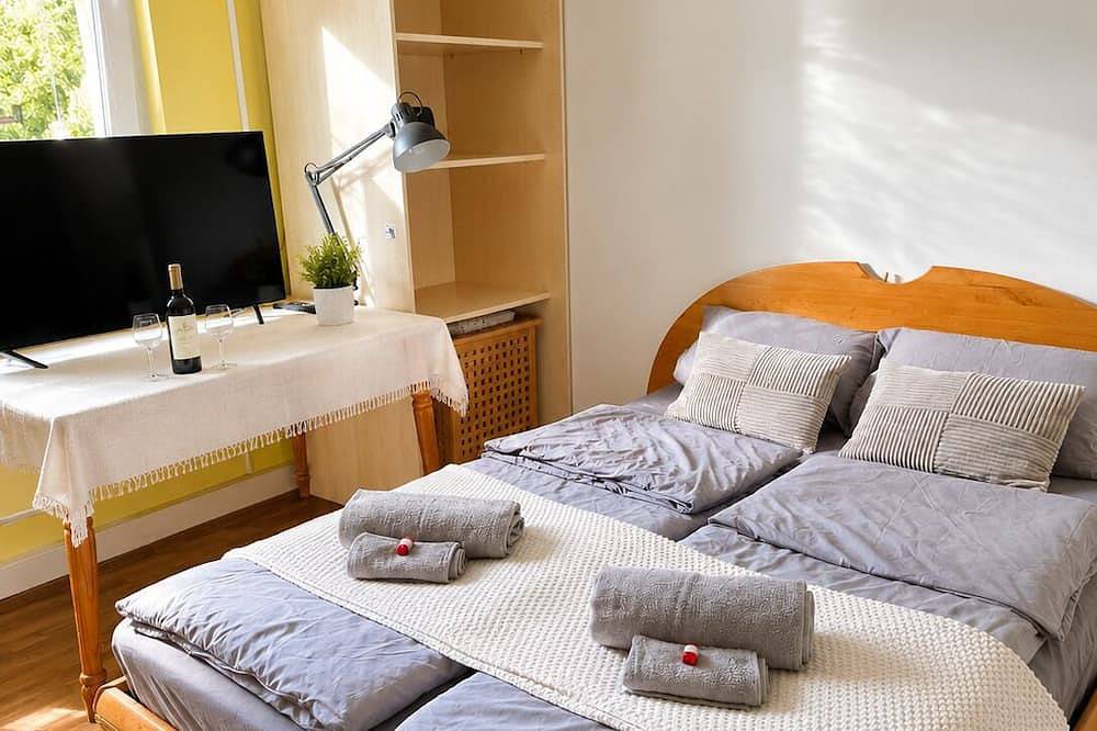 Ganze Wohnung, Velmora Boutique Suites: Budget Apartment Rheingau mit Balkon & Terasse in Oestrich-Winkel, Rheingau-Taunus-Kreis