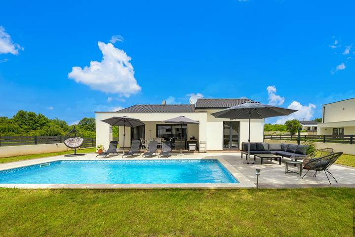 Villa für 6 Personen, mit Garten und Terrasse sowie Pool, mit Haustier in Kroatien