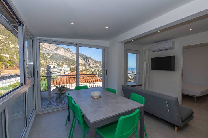 Gîte pour 2 personnes, avec vue sur l’océan et balcon, adapté aux familles dans Port de Menton Garavan - 3