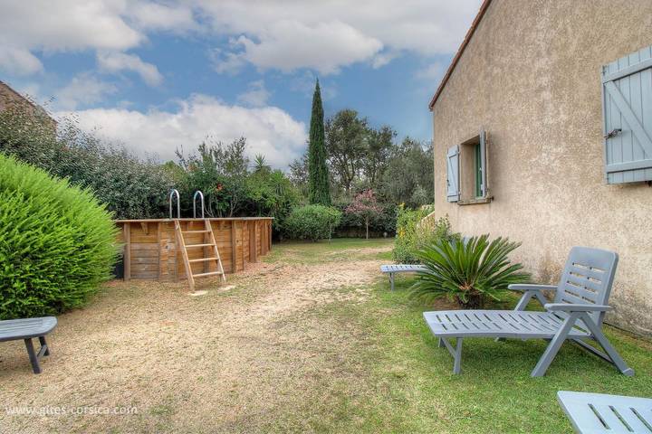 Gîte pour 6 personnes, avec Terrasse et Jardin ainsi que Piscine et Vue à San-Gavino-di-Carbini - 4