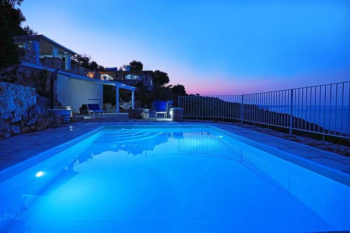 Casa vacanza per 10 persone, con giardino e panorama nonché piscina in Corsano