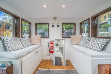 Houseboat for 6 People in Tower Hamlets, London, Photo 1